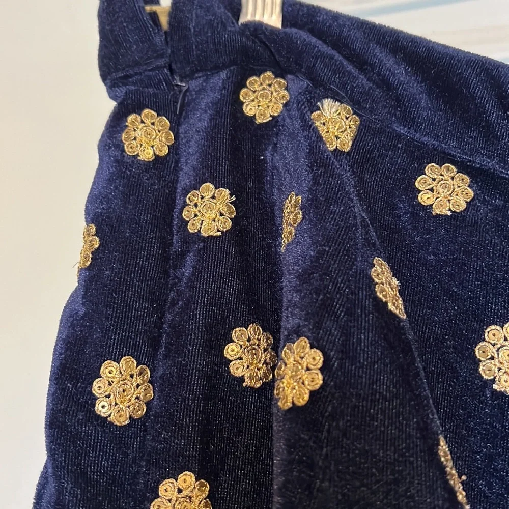 Blue velvet heavy gold embroidery Lehenga Choli - Picture 13 of 15